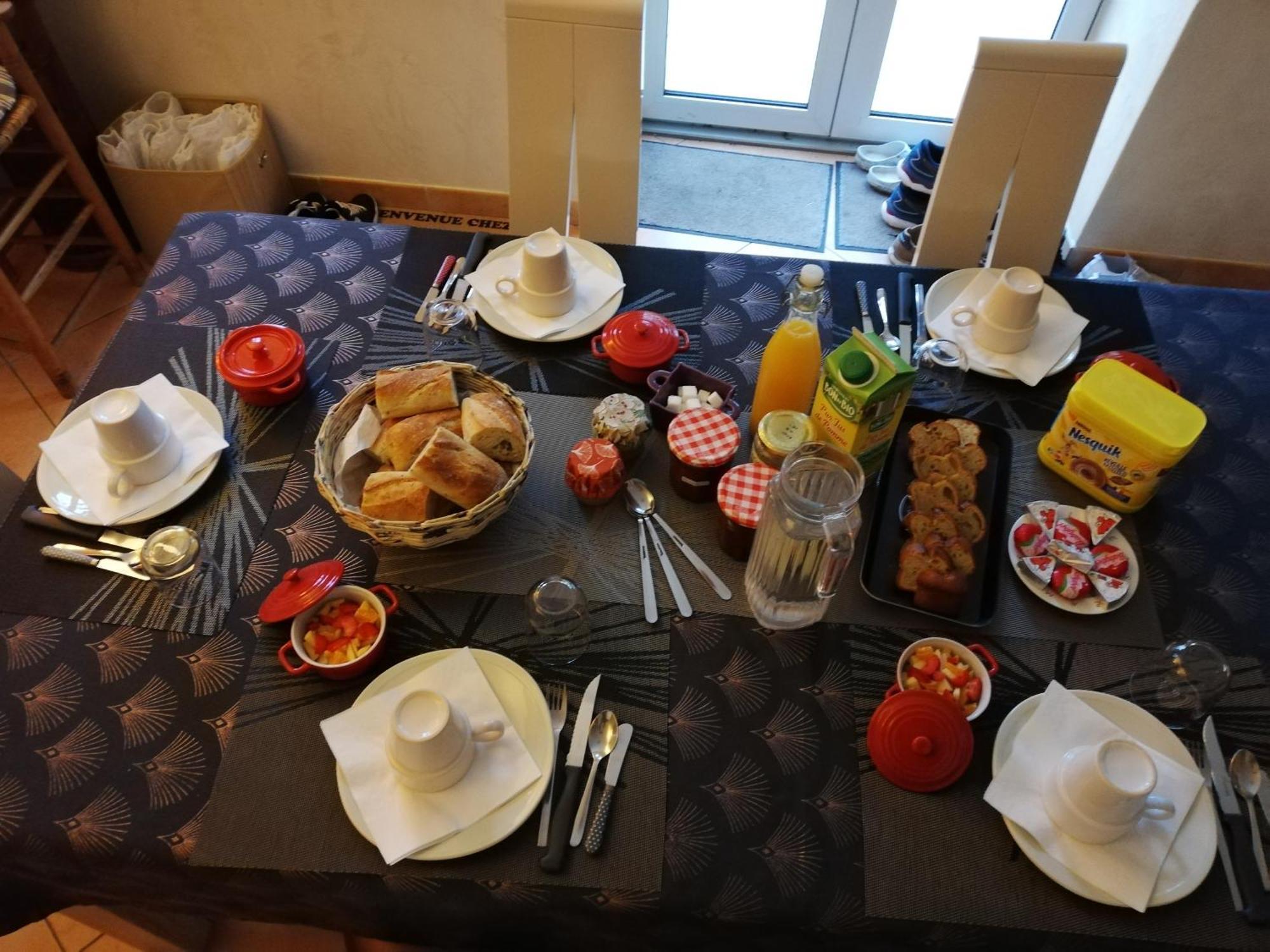 Celine'Home Saint-Germain-sur-Morin Екстериор снимка